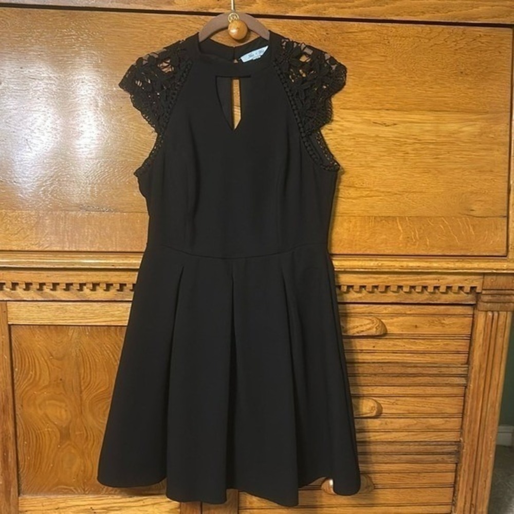 She + Sky‎ Black Lace Cap Sleeve Keyhole Fit & Flare Skater Dress Dark Romantic